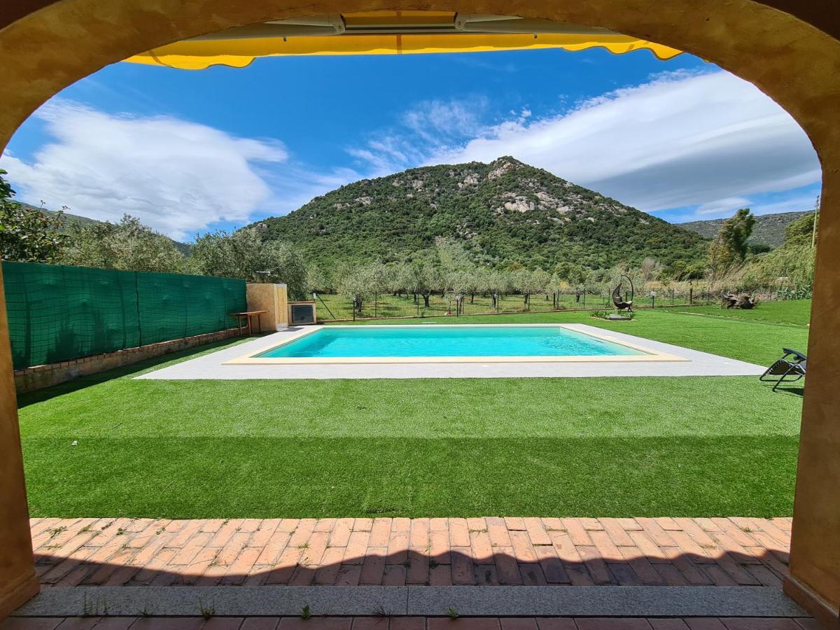 Villa Paola San Teodoro Con Piscina Privata Lu Lioni Dış mekan fotoğraf