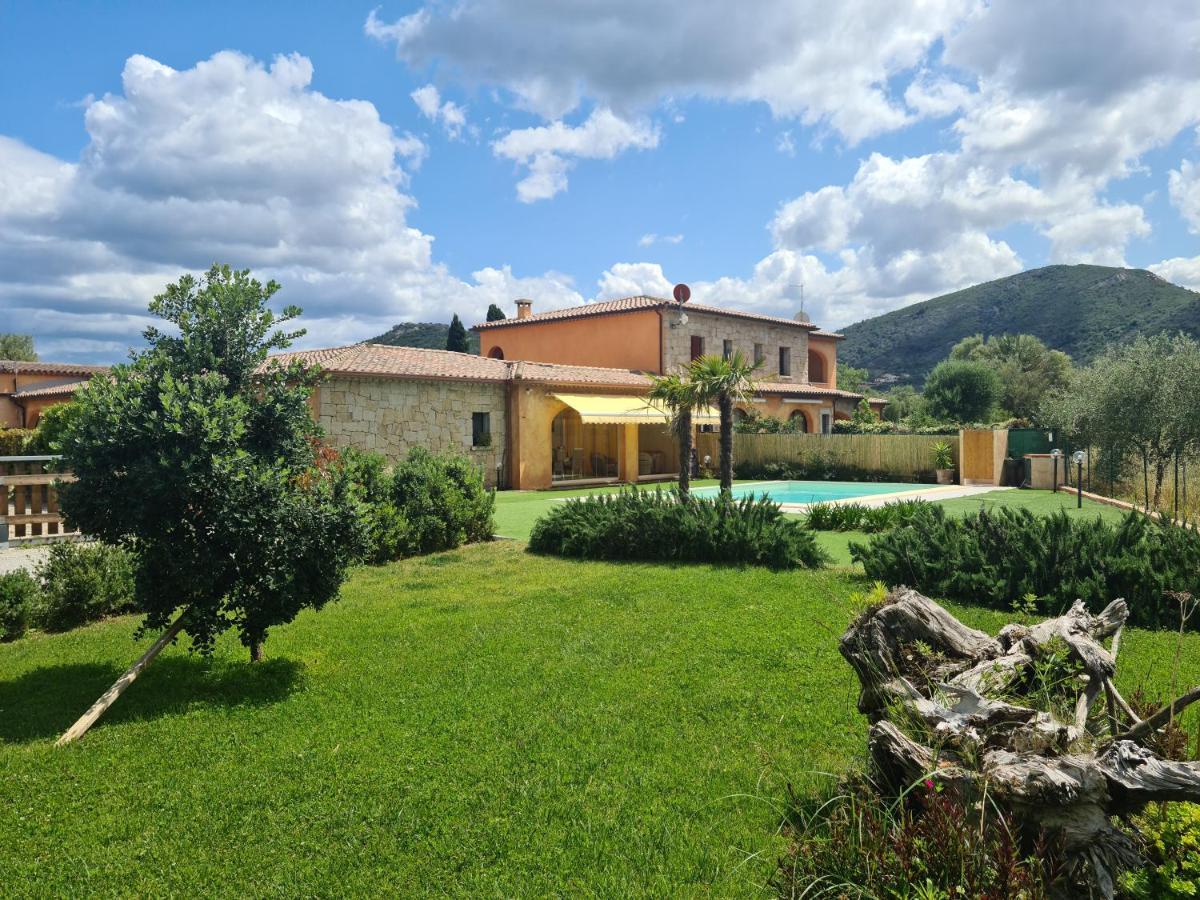Villa Paola San Teodoro Con Piscina Privata Lu Lioni Dış mekan fotoğraf
