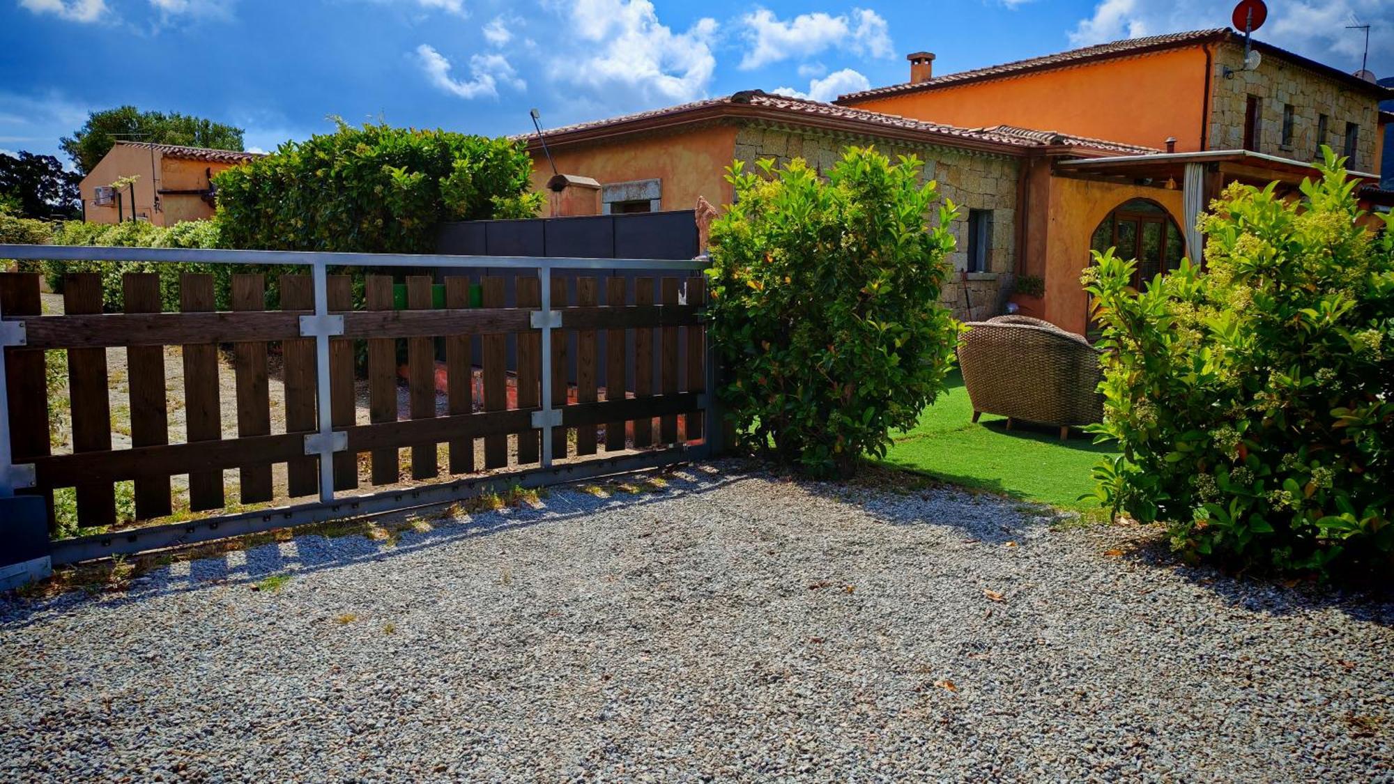 Villa Paola San Teodoro Con Piscina Privata Lu Lioni Dış mekan fotoğraf